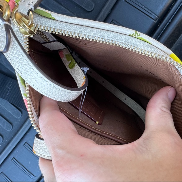 Coach kitt floral crossbody bag - Picture 5 of 5